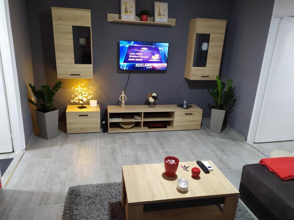 7 Days Premium Apartment Subotica Bagian luar foto